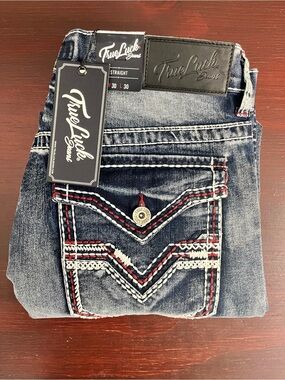 True Luck Men`s Jeans Straight Medium Wash 30x30 NWT $60 Embroidered